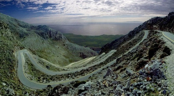 Αυτός είναι ο πιο επικίνδυνος δρόμος σε όλη την Ελλάδα! (βίντεο)